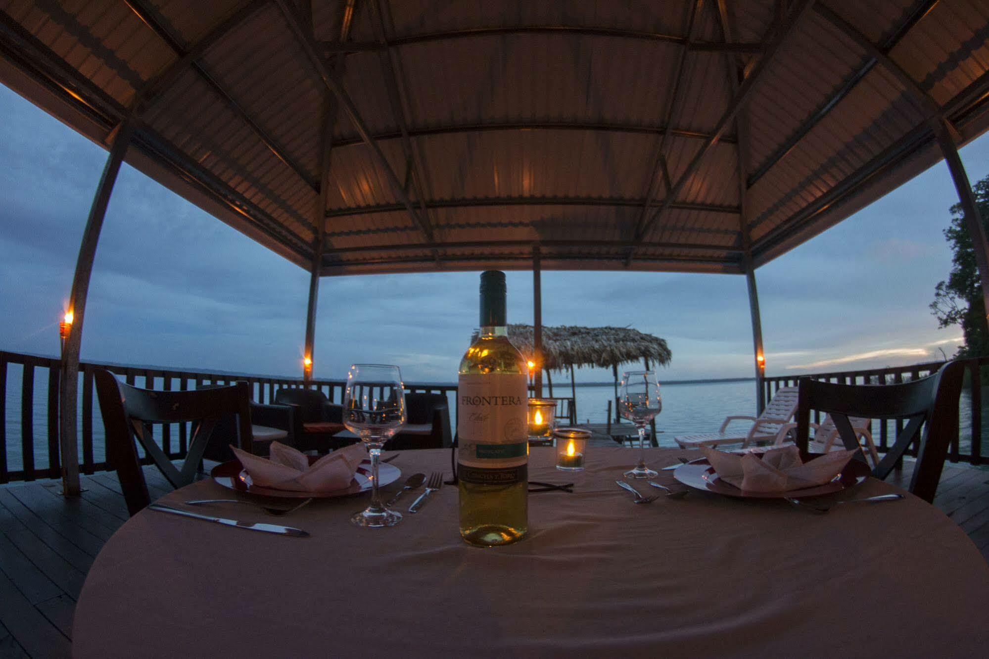 Hotel Ribiera Del Lago Peten Itza San Roman Exterior photo